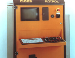 1986年——自主研发出机器人控制系统